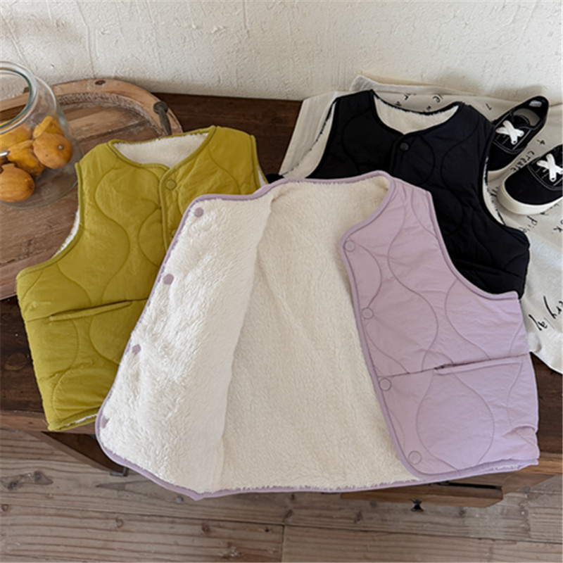 Children's fleece-lined cotton vest, boys' and girls' autumn and winter thickened lamb fleece vest, baby's outerwear quilted warm vest