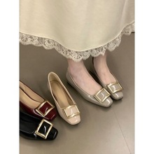 气质金属方扣单鞋漆皮方头浅口气质内增高通勤鞋小皮鞋