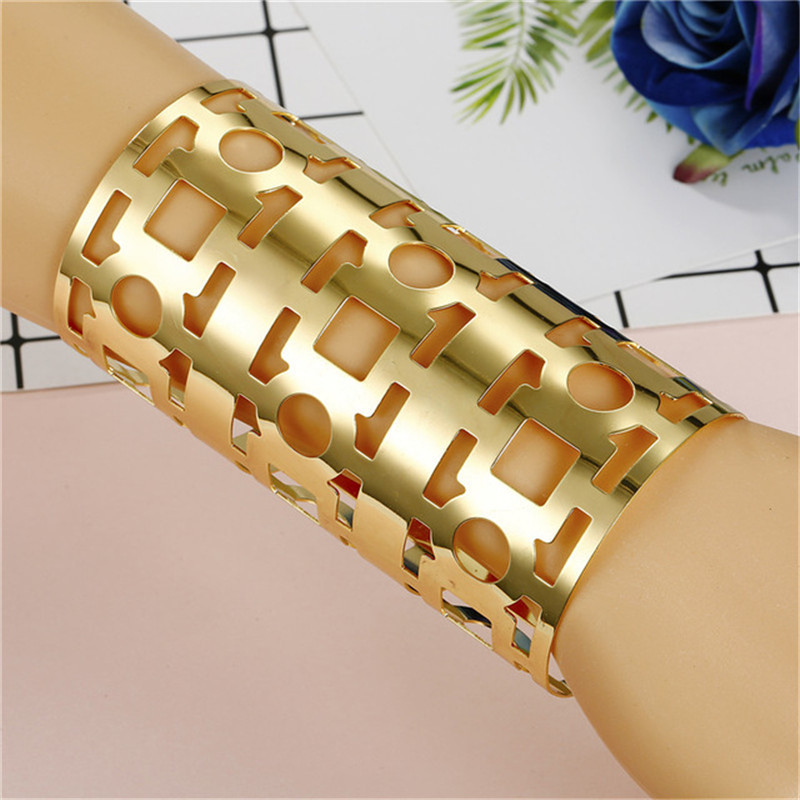 Fashion Metal Hollow Bracelet display picture 6