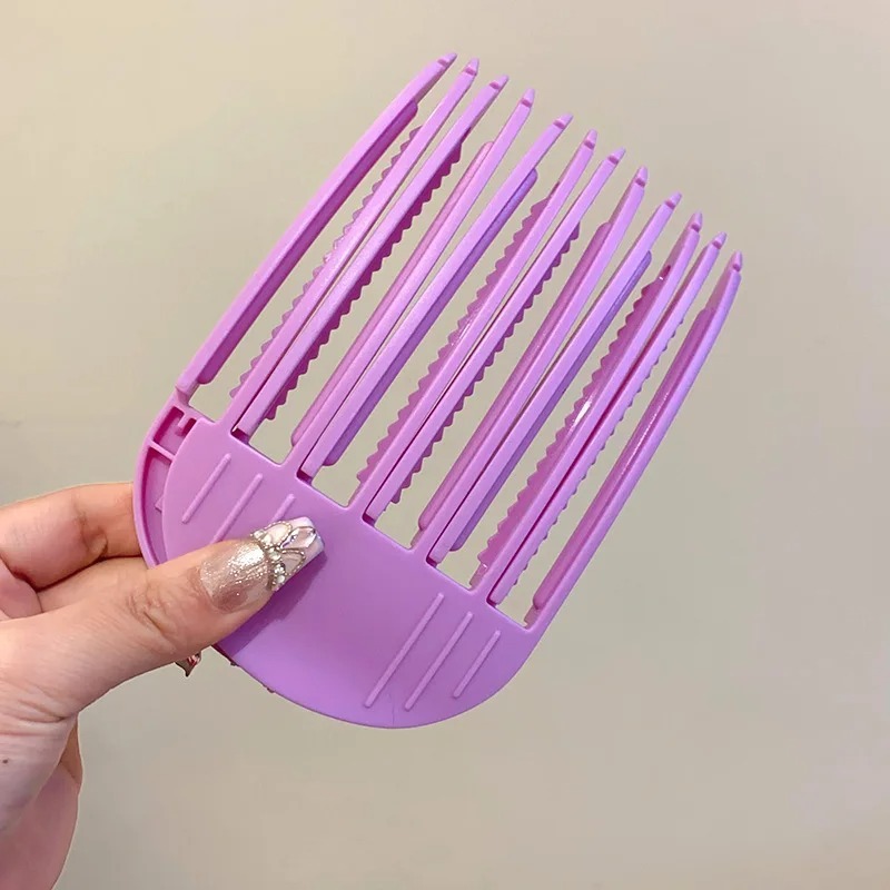 風のプラスチックの櫛の髪の根は高くなって頭の頂の神器の韓系のふわふわしている神器の前髪のふわふわしている器の怠け者の跡がありません。|undefined