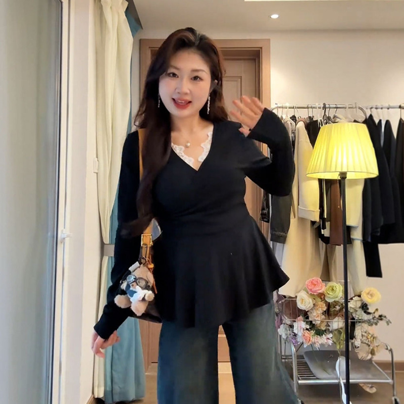 Plus Size V Neck Lace Splicing Long-Sleeved T-Shirt for Women 2025 New Autumn and Winter Waist Slimming Look Top for Fat mm 120kg