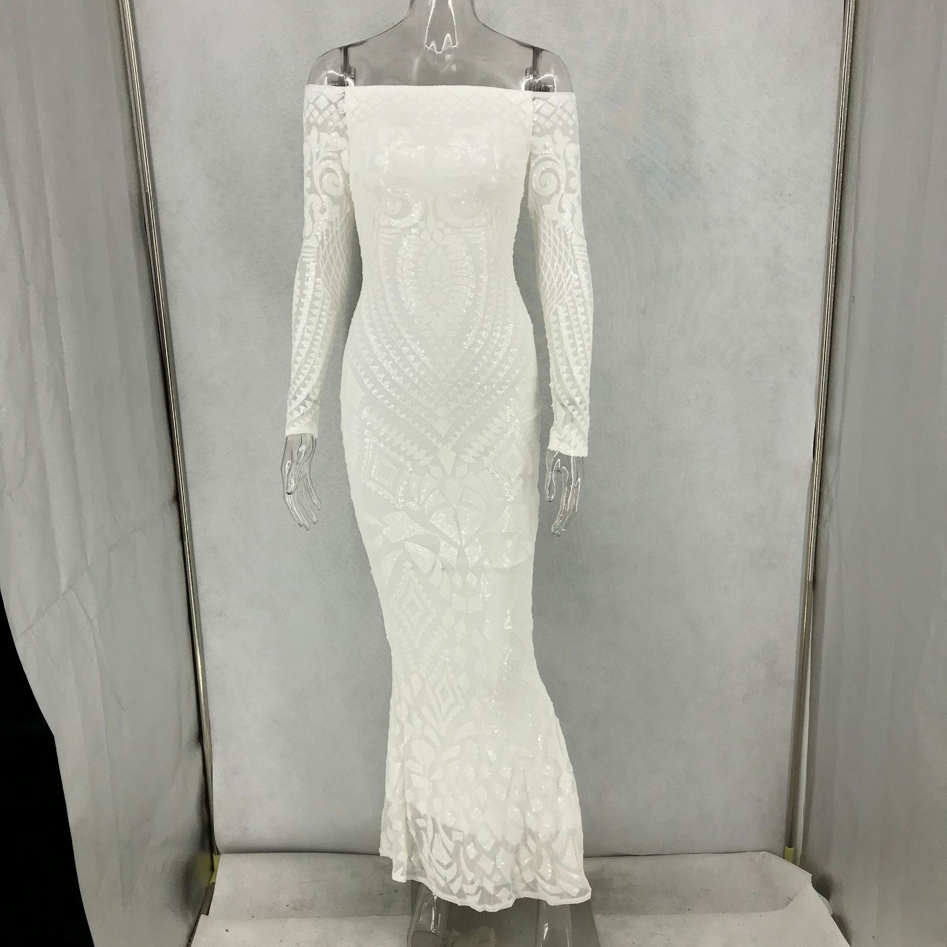 Femmes Robe De Fête Élégant Hors Épaule Paillettes Manche Longue Géométrique Maxi Longue Robe Fête display picture 16