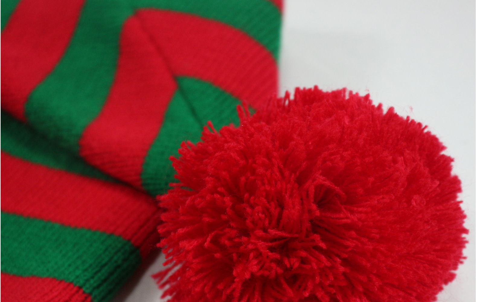 Adult knitted Christmas hat Elf Santa Beanies Red and green knitted crochet hat_voghion.com