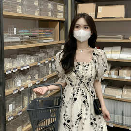 2022一字肩高腰显瘦植绒花朵优雅气质连衣裙女