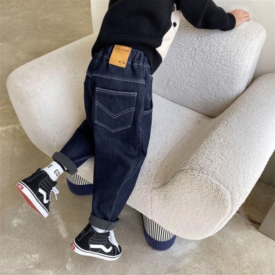 Jeans de tendencia para niños primavera y otoño nuevo vestido de otoño pantalones largos para niños pantalones de callejera fritos para niños