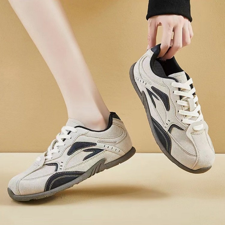 2026 primavera y otoño nuevos zapatos anti-deslizante con suela gruesa, zapatos deportivos ociosos de mujer con suela de durian