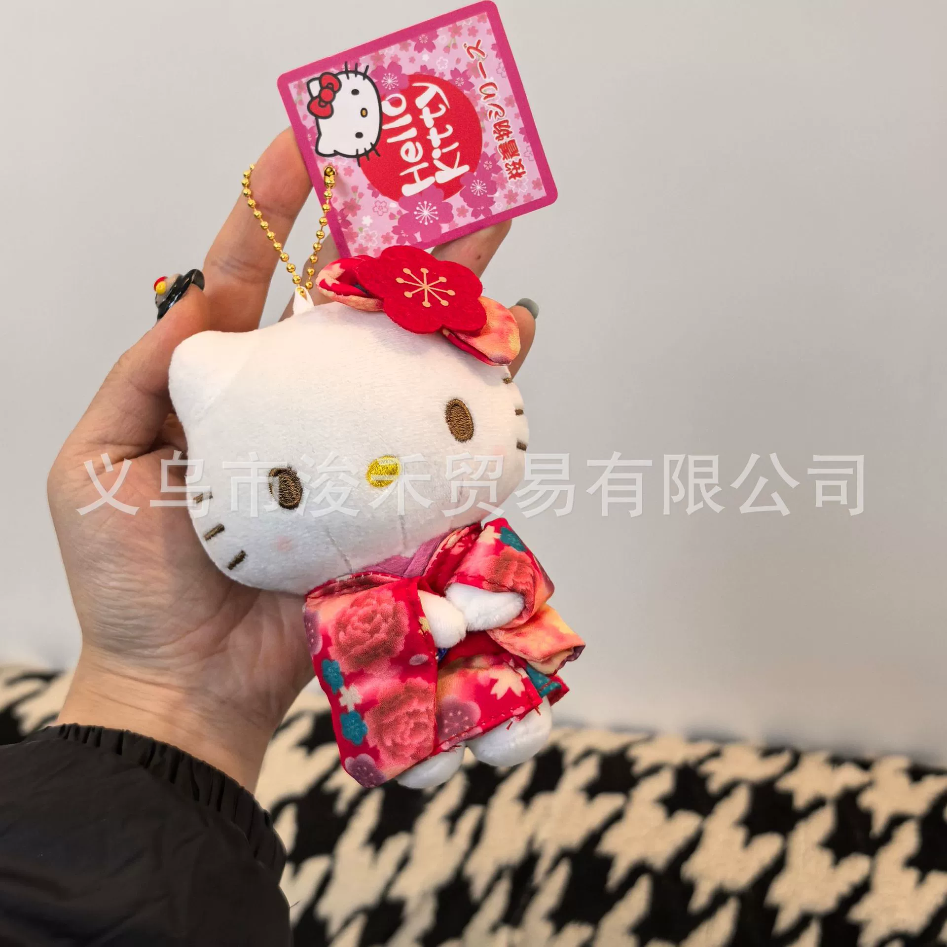 Брелок-плюш Hello Kitty в кимоно куколка, кулон к сумке — дизайны матчa и сакура, 45 г