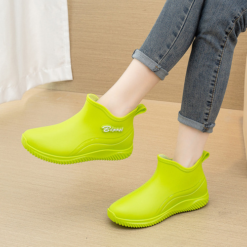 Women's New  Summer Adult Fashion Waterproof Slip-Resistant Rubber Shoes with Cute Soft Sole Water Shoes Short Boots