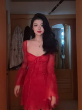 新年红色方领蕾丝连衣裙女早春新款修身显瘦收腰气质包臀A字短裙
