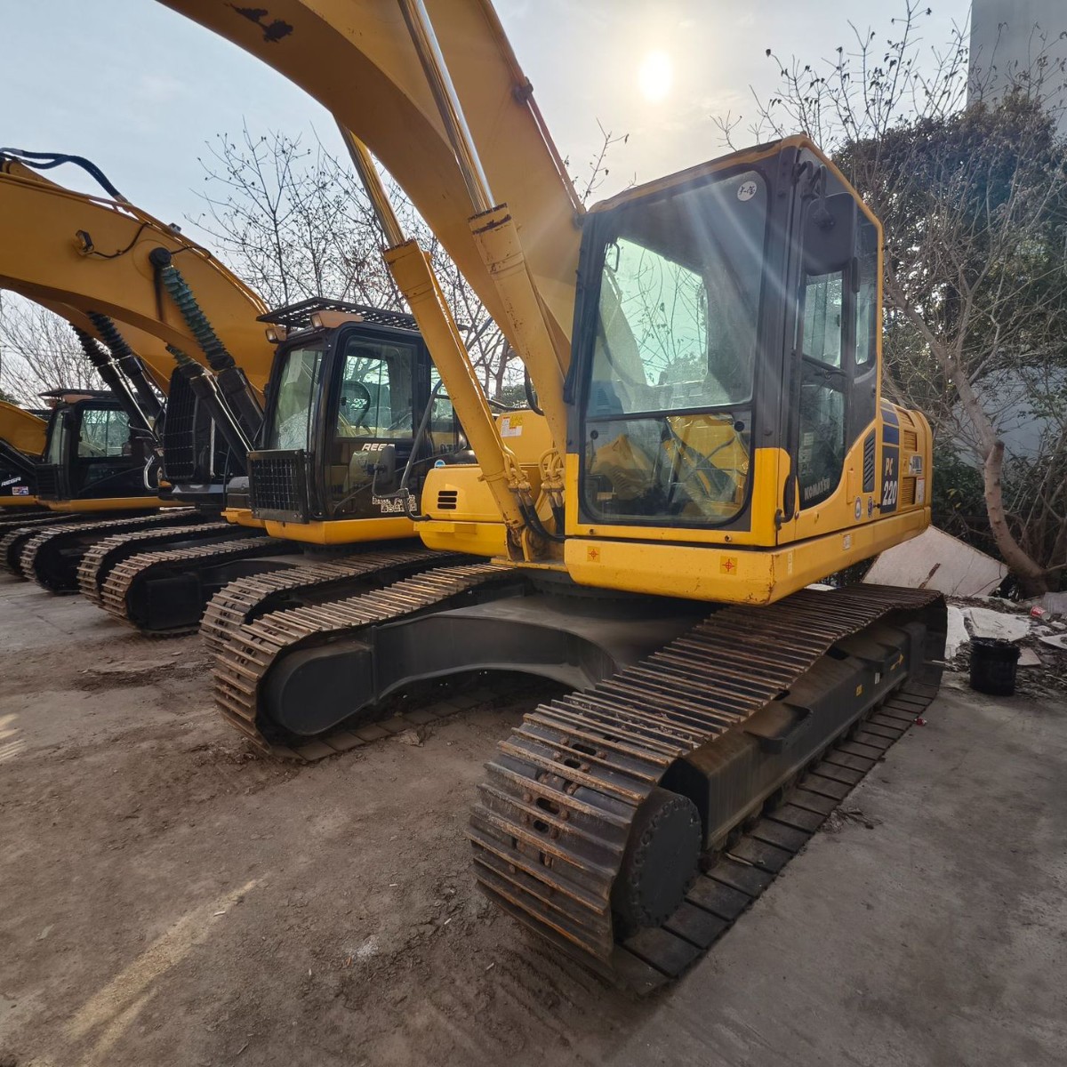 Shanghai Komatsu220-8 200-8 210-8 240-8 400-8 450-8excavator