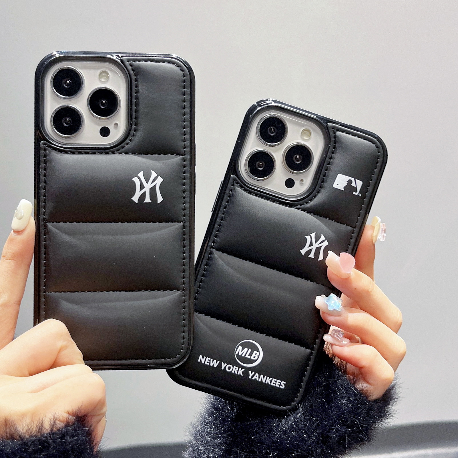 适用iPhone16promax充棉皮质面包服手机壳苹果14气囊防摔15情侣11
