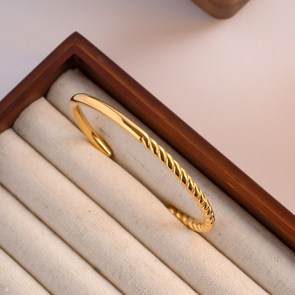 Retro Solid Color Stainless Steel Plating Bangle