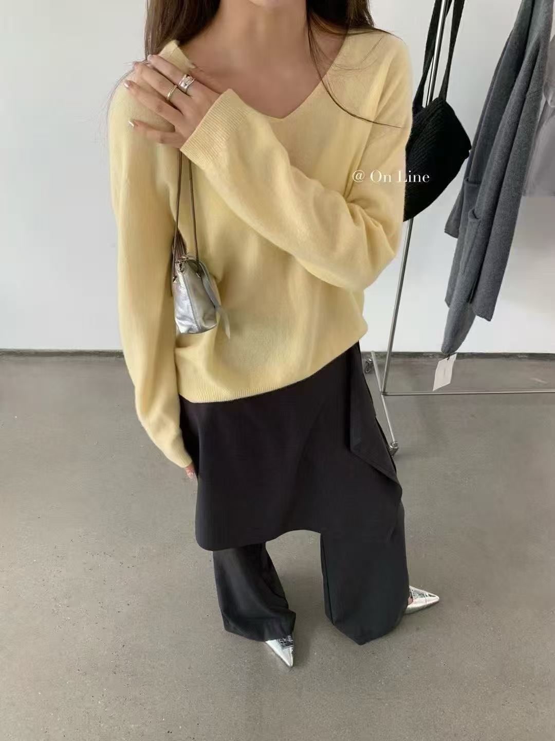 부드러운 노란색 꽃
