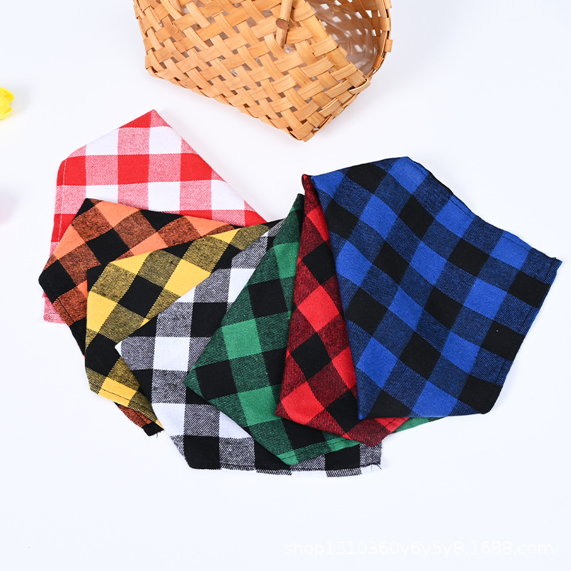 PET babero Plaid babero perro gato babero grande triángulo bufanda Halloween cumpleaños bufanda