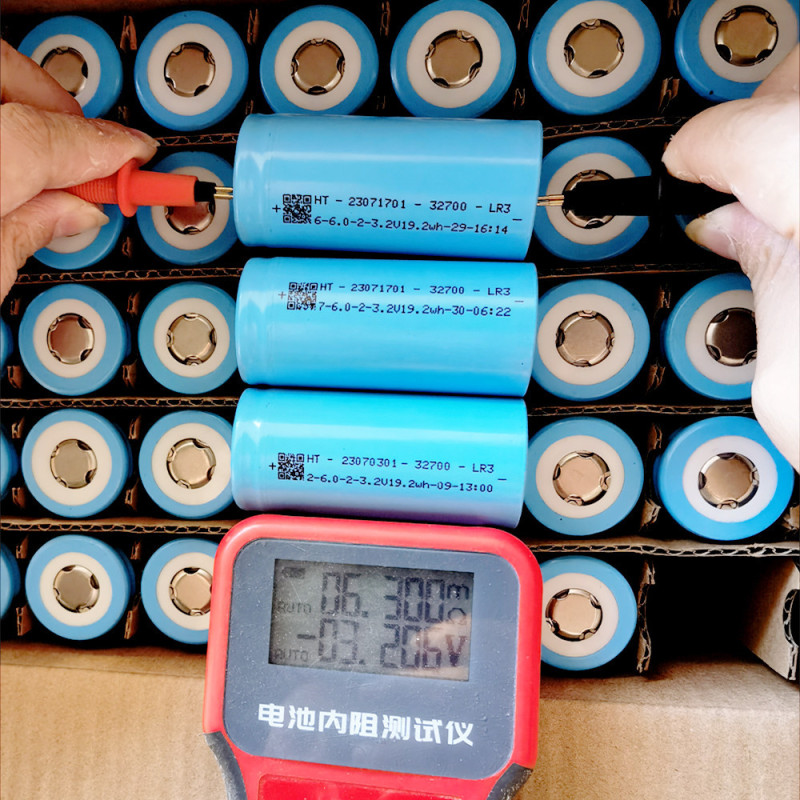 3.2V Aerospace 32700 Cylinder 6000mah Electric 4 Wheels Solar Energy Storage Uninterruptible Power Supply Battery