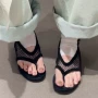夹趾平底防滑人字凉拖鞋