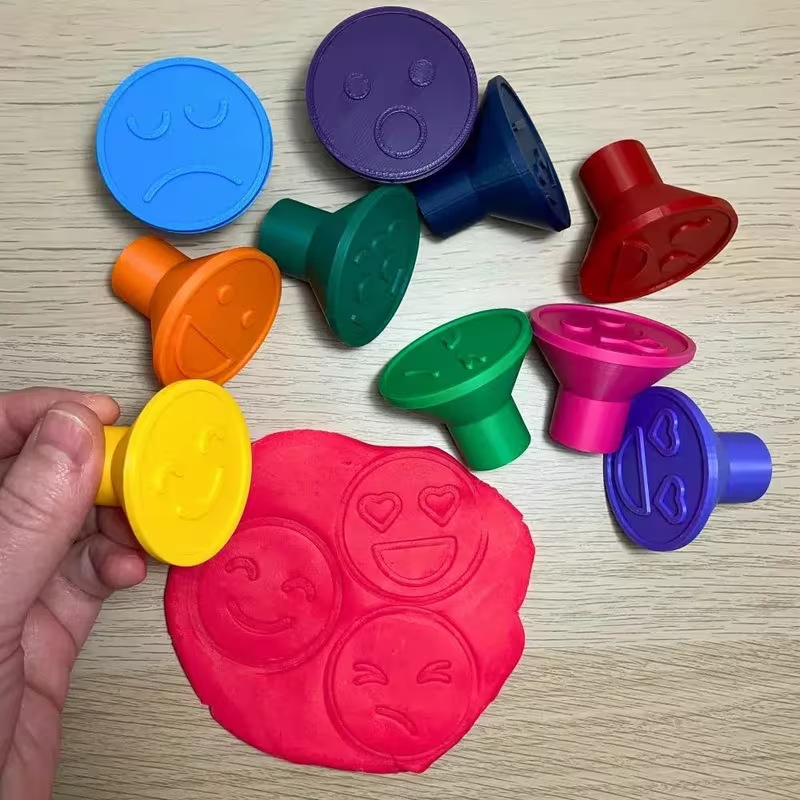 Cross-Border Hot-Selling 10-Piece Smiley Face Themed Clay Mold Set Cutter Stamp Pottery Tools Plastic Crafts
