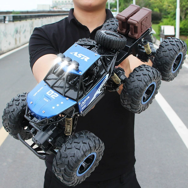 Big metal SUV, 38 cm