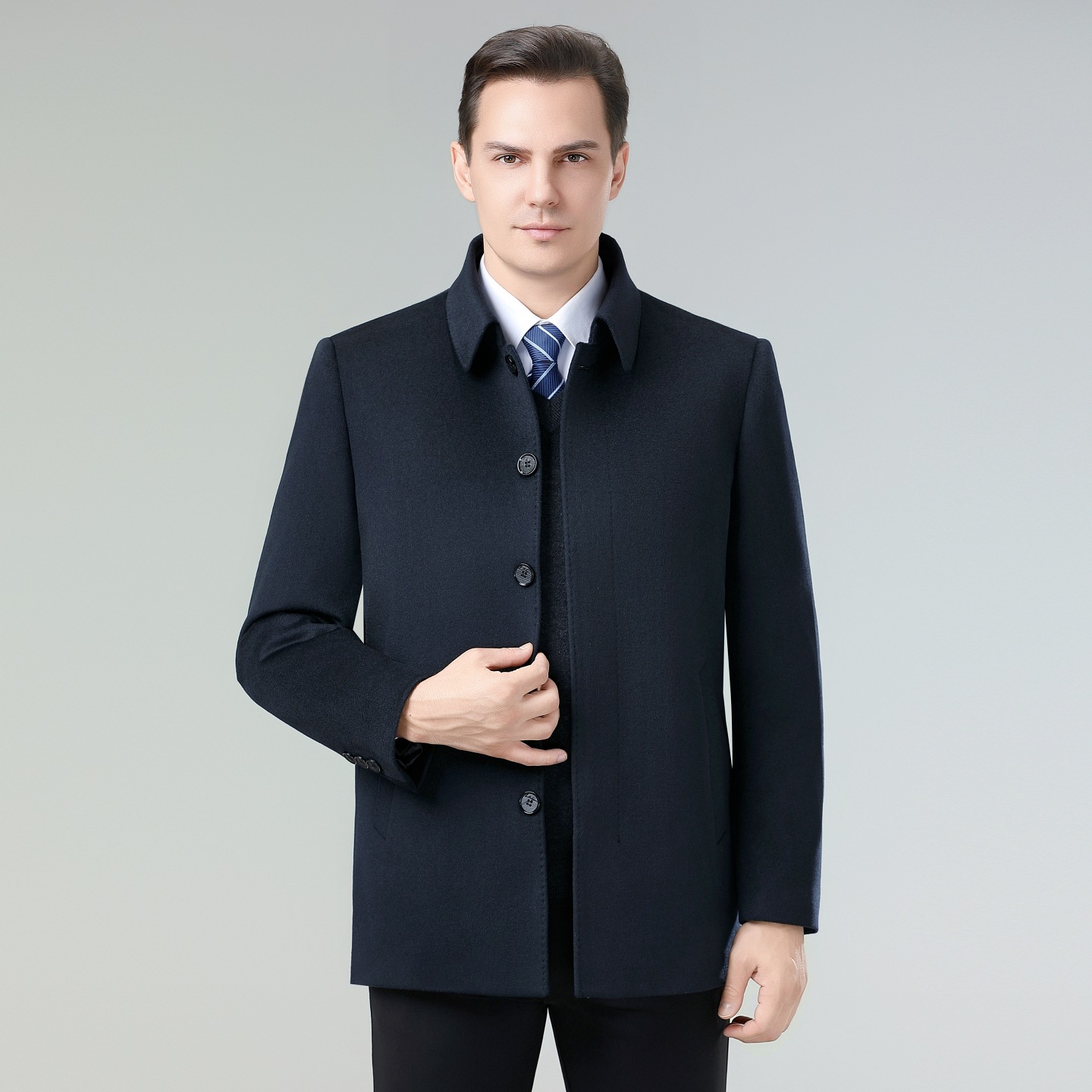 Authentic men's wool coat, short style, winter style, cashmere woolen overcoat, warm with rabbit fur lining, thickened trench coat.
