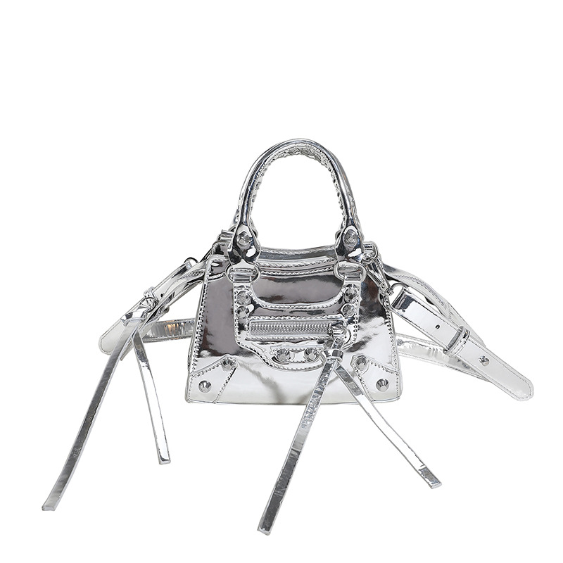 Europa y América retro charol brillante estilo occidental bolso 2023 nueva moda remache motocicleta bolso de hombro de moda para las mujeres