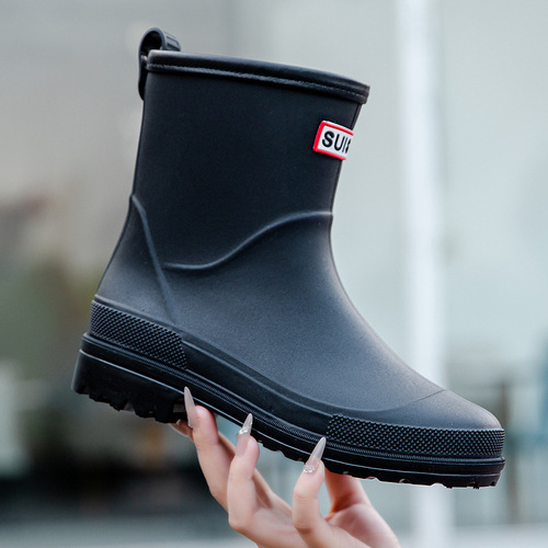 Women's rain boots, mid-calf rain boots with edging, lightweight and wear-resistant, kitchen rubber overshoes