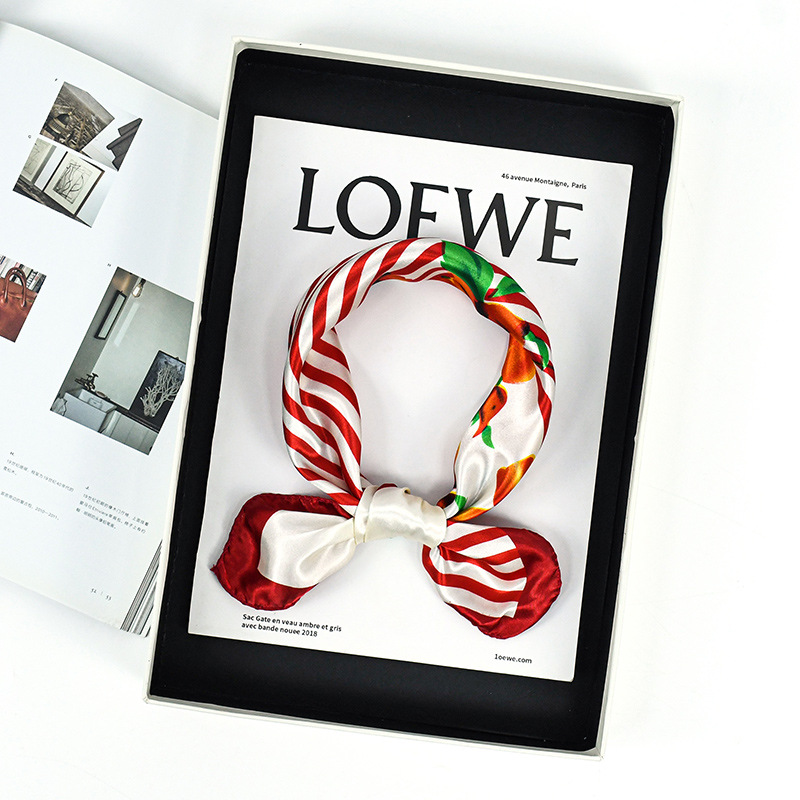 Alta sensación de primavera impresa pañuelo 50 color cuello de cor corta pañuelo cuadrado de color flor francesa retró pañuelo de seda damas