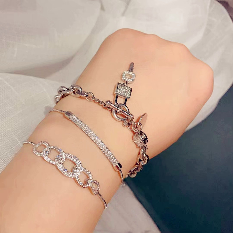 Small design sophisticated elegant adjustable bracelet