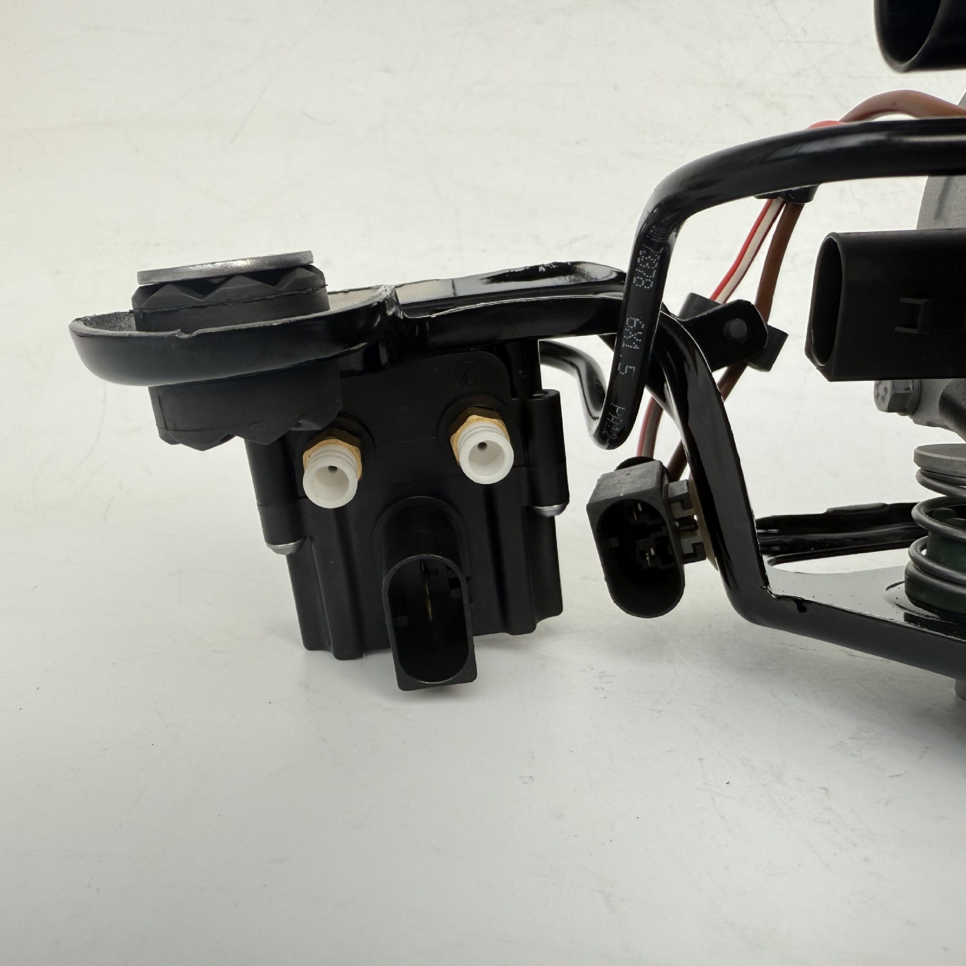 Suitable for Bmw X5F15 Air Compressor Air Pump 37206875177 37206868998