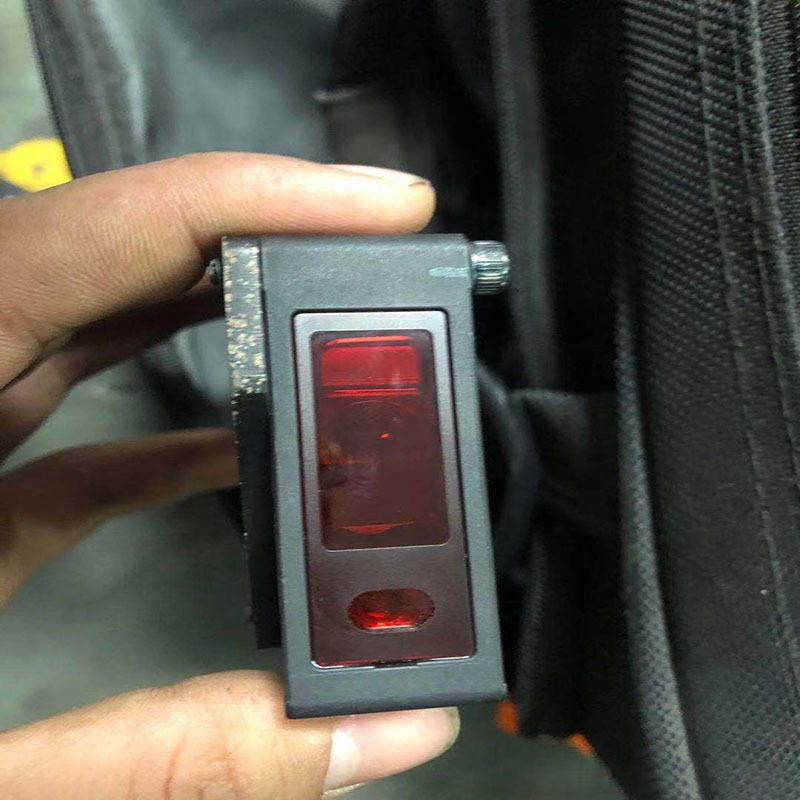 激光位移传感器CD33-30P-422 CD33-30N-442全新现货 中山君菱代理