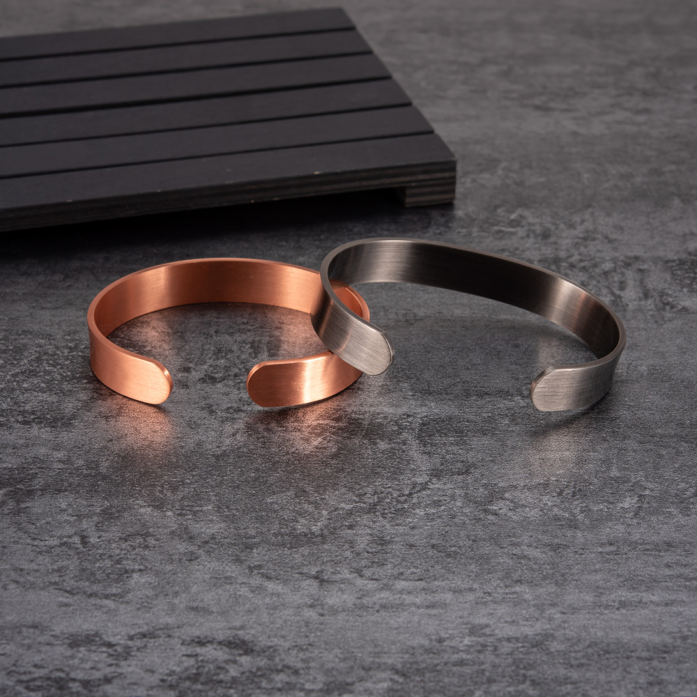 Simple Style Solid Color Copper Magnetic Unisex Bangle display picture 2
