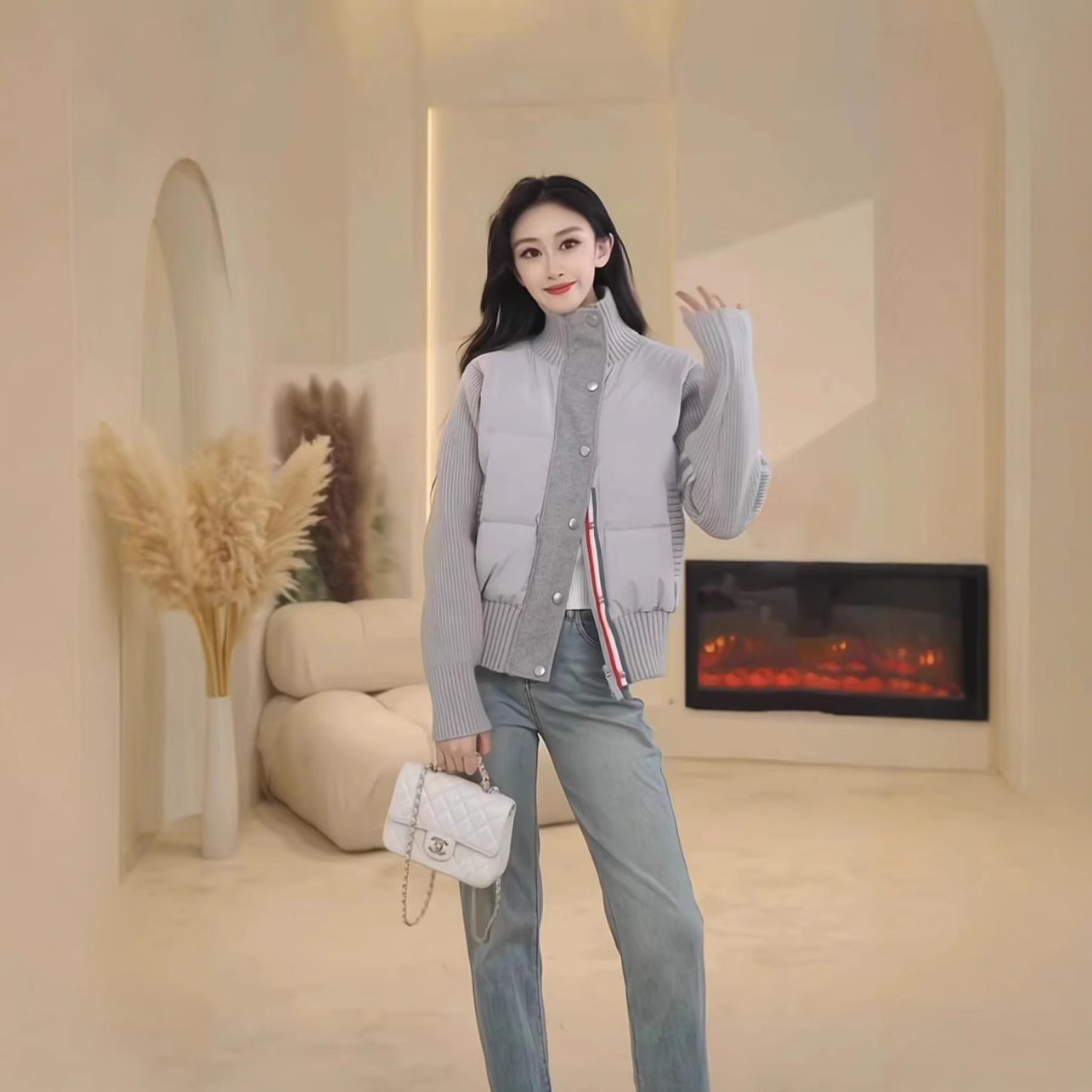 유럽 역 니트 스티칭 경량 다운 재킷 여성의 2024 겨울 패션 명암 컬러 스트라이프 칼라 캐주얼 코트 트렌디