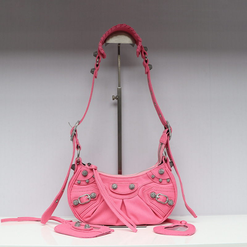 Bolso de locomotora de remache Le Cagole de alta calidad dulce y fresco chica caliente tres en uno bolso de media luna plisado de cuero bolso de axila