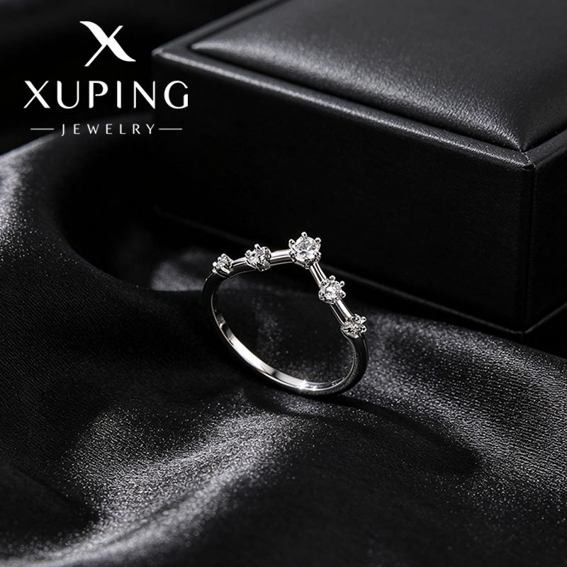 Xuping lujoso diseño ligero anillo de diamante de aleación de apertura de alta calidad anillo de moda personalidad anillo de novia