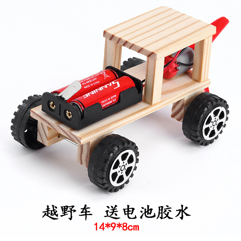 접착제 배터리를 보내는 오프로드 차량