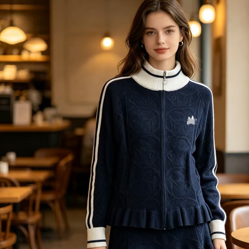 American-style color-blocking long-sleeve stand-up collar jacket for women, autumn/winter 2026 new loose-fitting cardigan with zipper American-style color-blocking long-sleeve stand-up collar jacket for women, autumn/winter 2026 new loose-fitting cardigan with zipper
