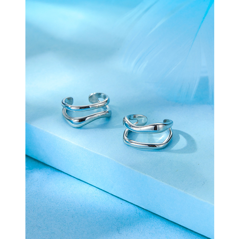S925 clip de oreja de plata sin perforado de alto grado de diseño simple pequeño clip de hueso de la oreja estilo frío pendientes elegantes pendientes