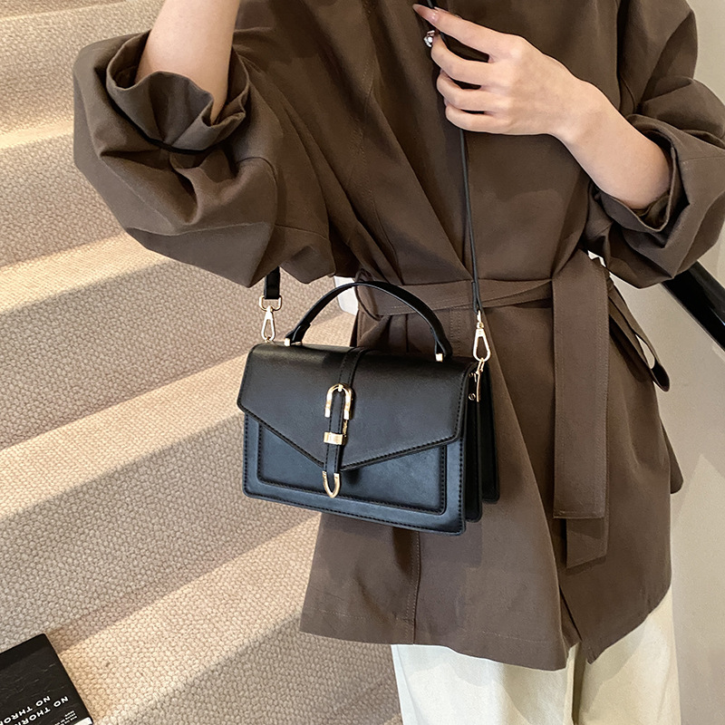 Bolso cuadrado pequeño retro de nicho de alta gama bags2024 otoño e invierno nuevo bolso femenino textura simple bolso bandolera