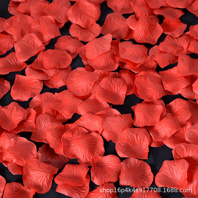 Simulation rose petals 100 pieces arranged wedding room decoration hand-spread flowers Valentine's Day proposal props wholesale Simulation rose petals 100 pieces arranged wedding room decoration hand-spread flowers Valentine's Day proposal props wholesale