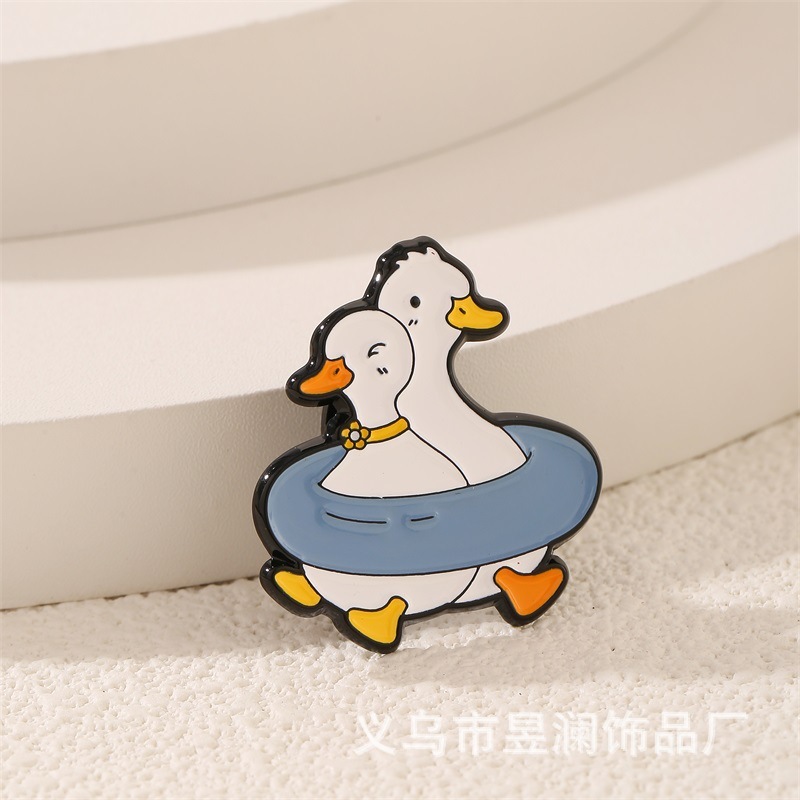 爆款可爱鸭子运动合金胸针创意卡通服饰配件徽章ins饰品装饰别针|undefined
