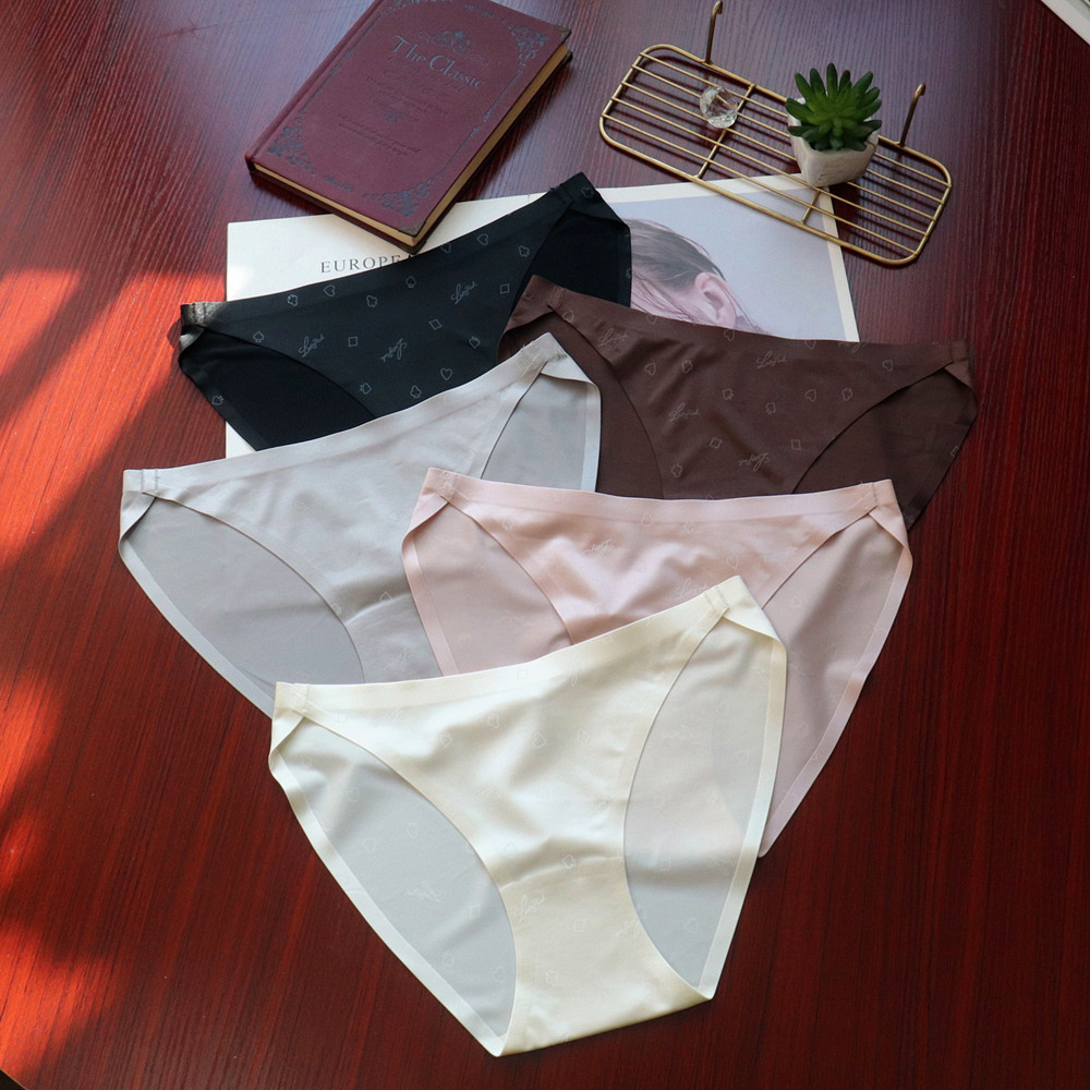 Patented Class a Printed Oily Silks and Satins Sexy Underwear for Women, Low-Waist, Breathable and Comfortable Women's Briefs 7A Antibacterial