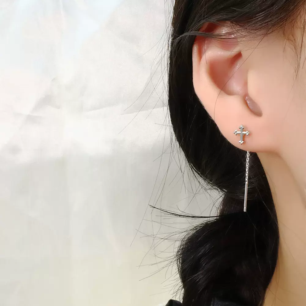 光面十字架耳线简约新款2025年早春时尚个性耳环设计感十字耳链潮
