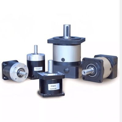 双出力轴行星减速器PW240L2-032-P2-S2-42-115-114.3-200-M12电机