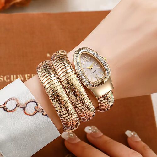 Hot-selling cross-border snake-shaped ladies fashion bracelet watch, creative hip-hop quartz watch with personality bracelet watch wholesale