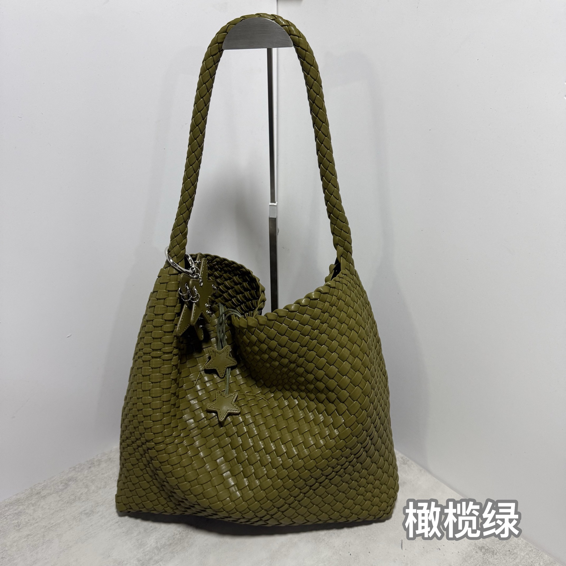 올리브 그린 L사이즈