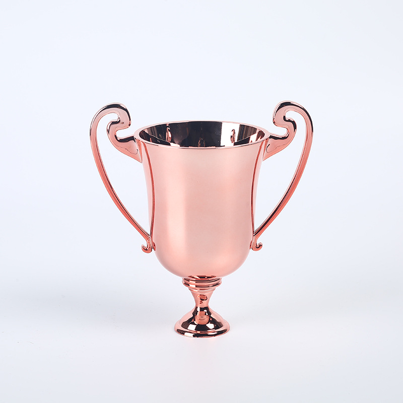 Inventario de trofeos de plástico pequeños adornos para niños incentivar regalos de plástico proceso galvanizado trofeos personalizados en blanco sentido superior