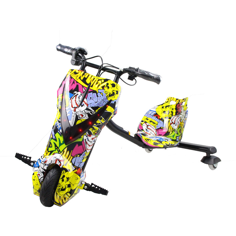 Venta caliente de los niños eléctricos coche de deriva de tres ruedas de bebé puesto cuadrado adulto regular coche de cola cochecito de alquiler fabricante