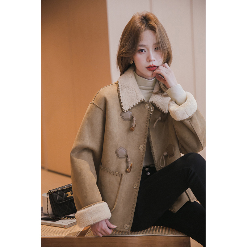 小谷粒加厚皮毛一体外套女短款冬季流行新款好看小个子麂皮绒夹克