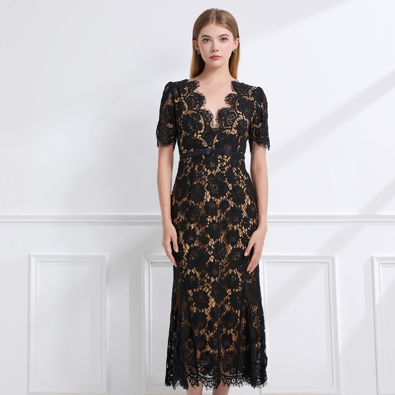 Autumn and Winter New Classic Black V-Neck Short-Sleeved Lace Dress, Elegant Long Dress, Celebrity-Inspired Mermaid Gown