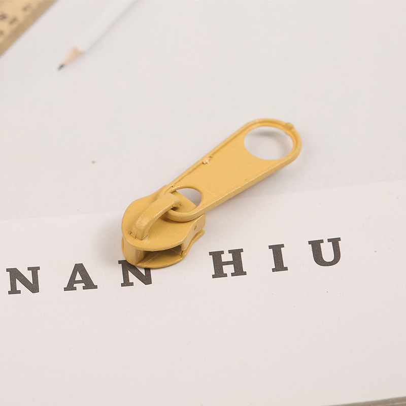 No. 5 fabricantes de cremallera de nylon nueva bolsa de maquillaje de color bolsas de lápiz gruesas cremallera al por mayor