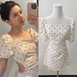 长期现货2025明星张婧仪沈月同款方领波点连衣裙法式收腰露背短裙